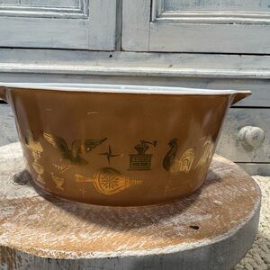 Vintage Pyrex early American 475 2 1/2 quart casserole
